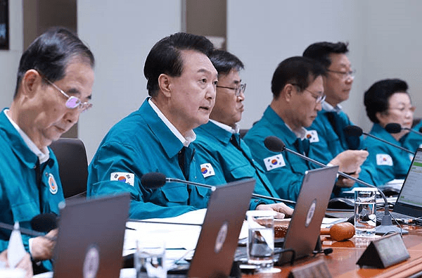 회의중인 윤석열 대통령